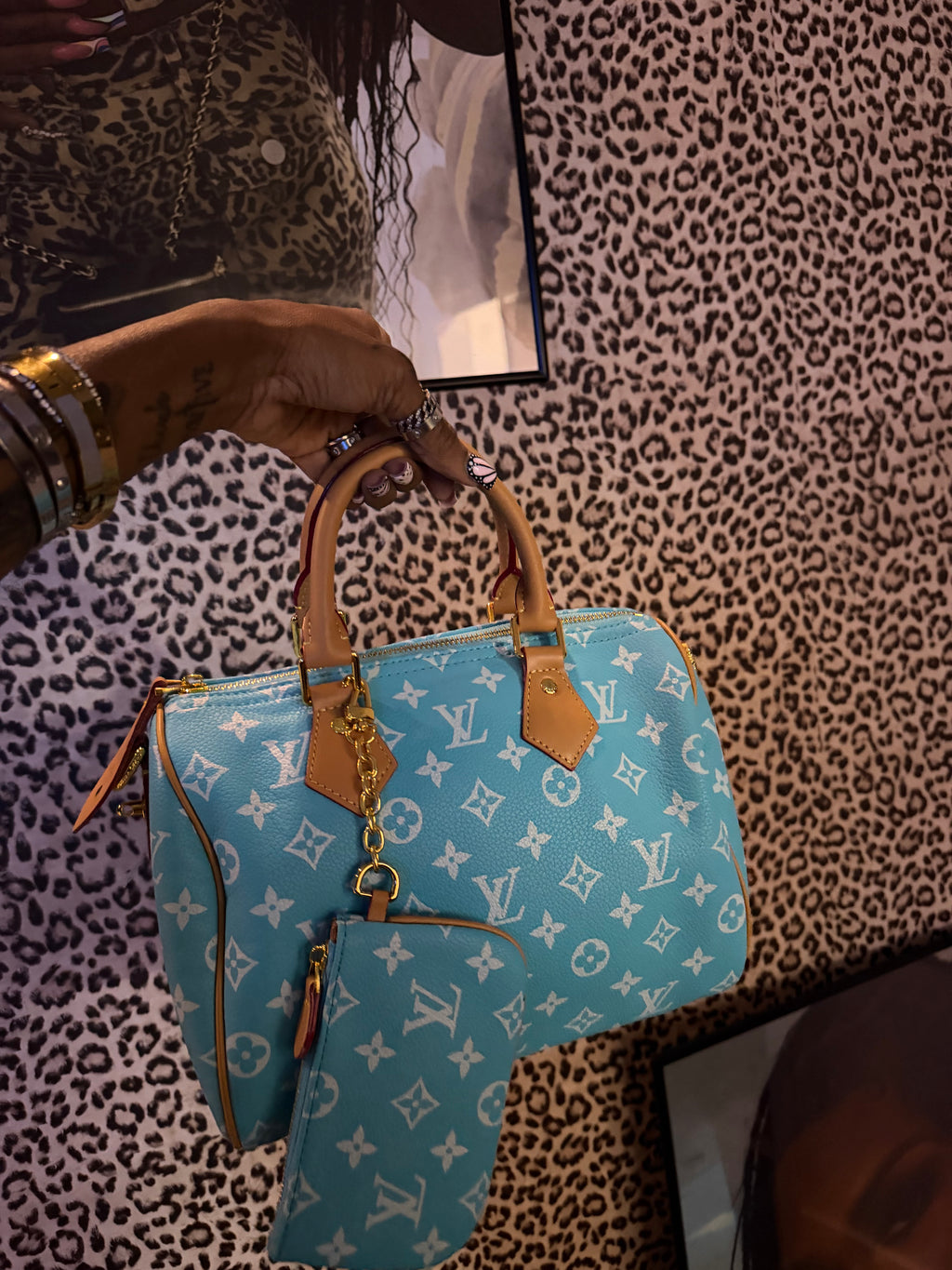 Color Lv Big speedy ( locket , strap and dust bag included