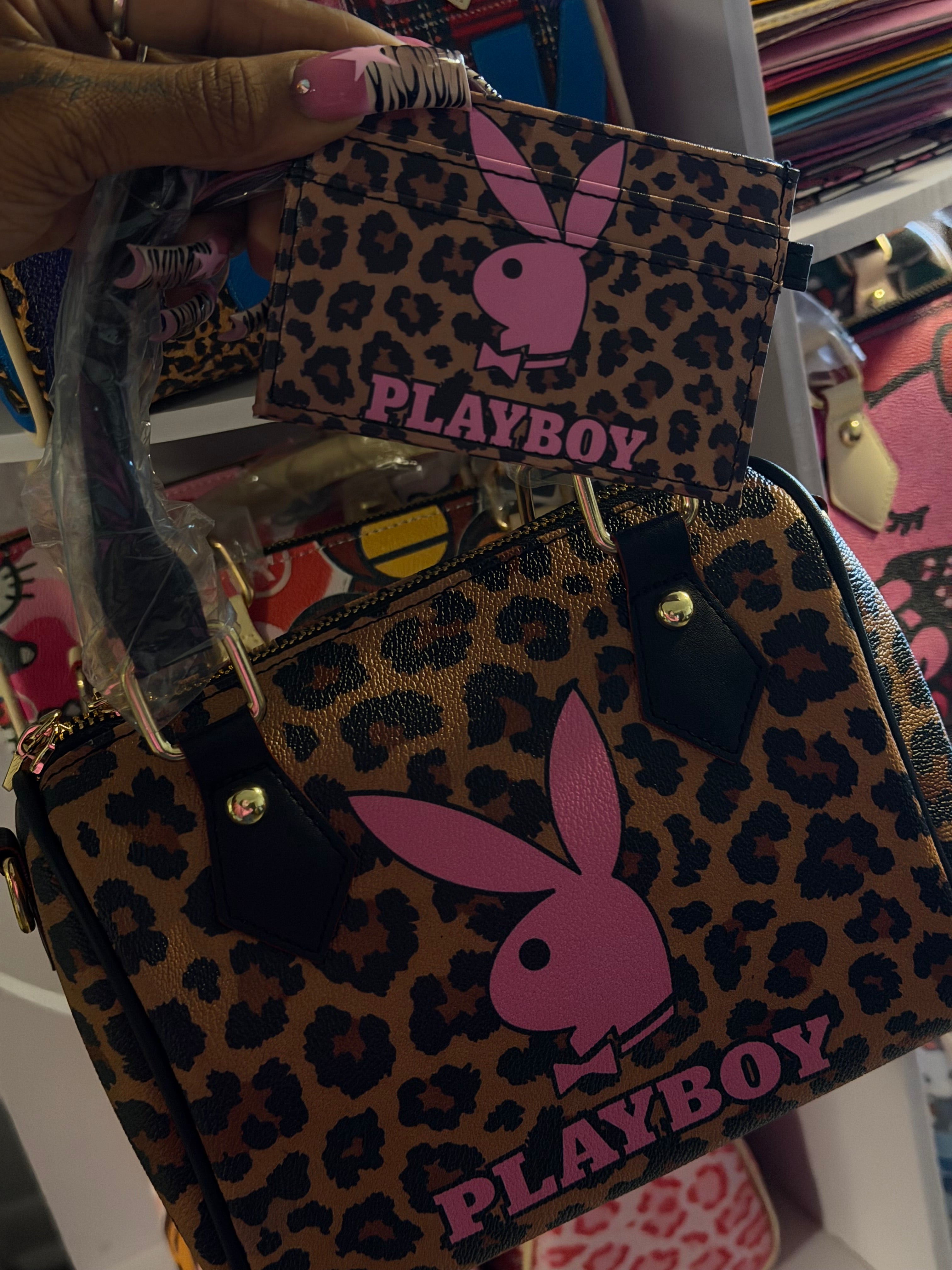 Small pillow bags ( comes with a strap )
