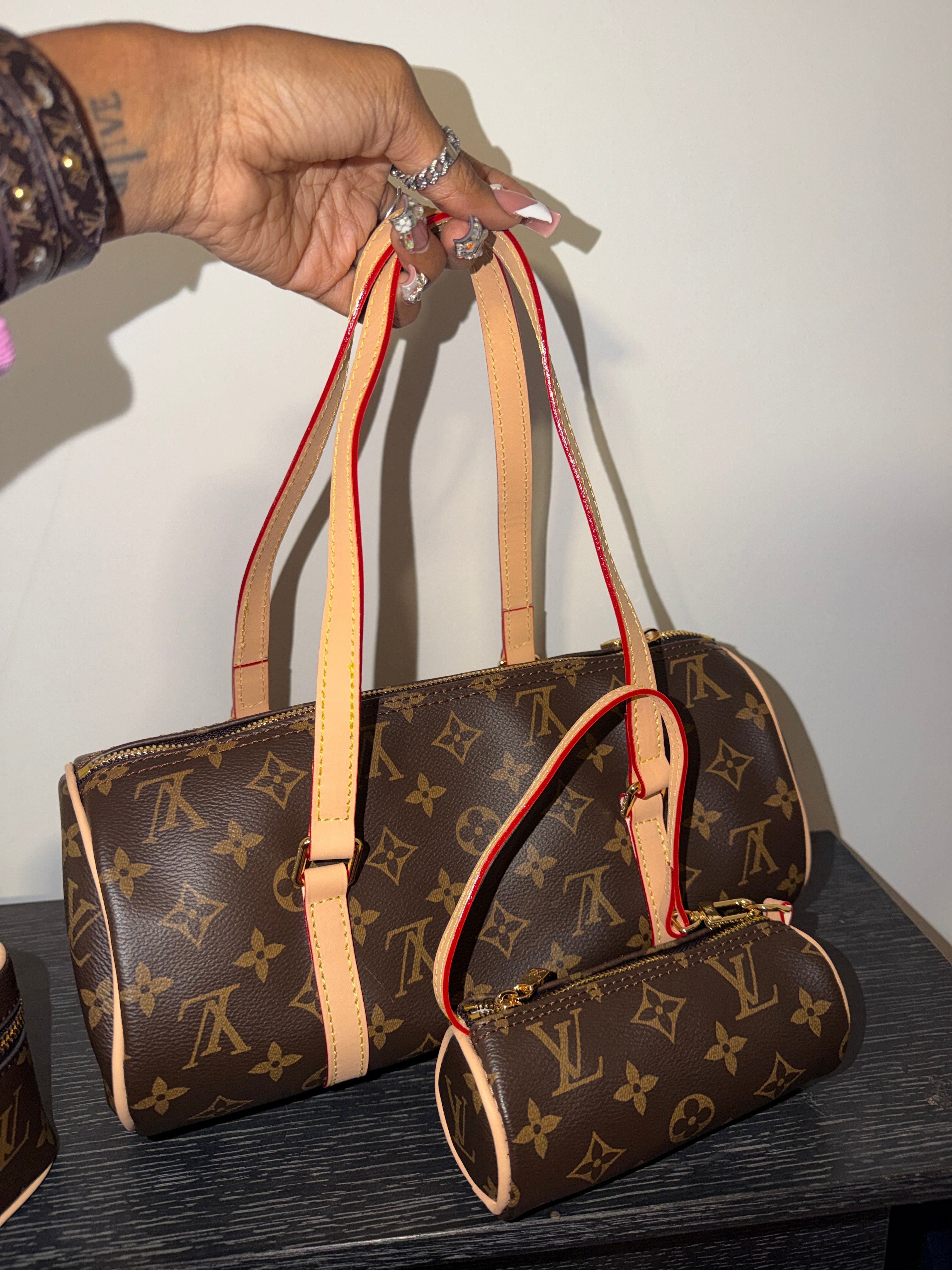 Lv Barrel purse ( big bag only)