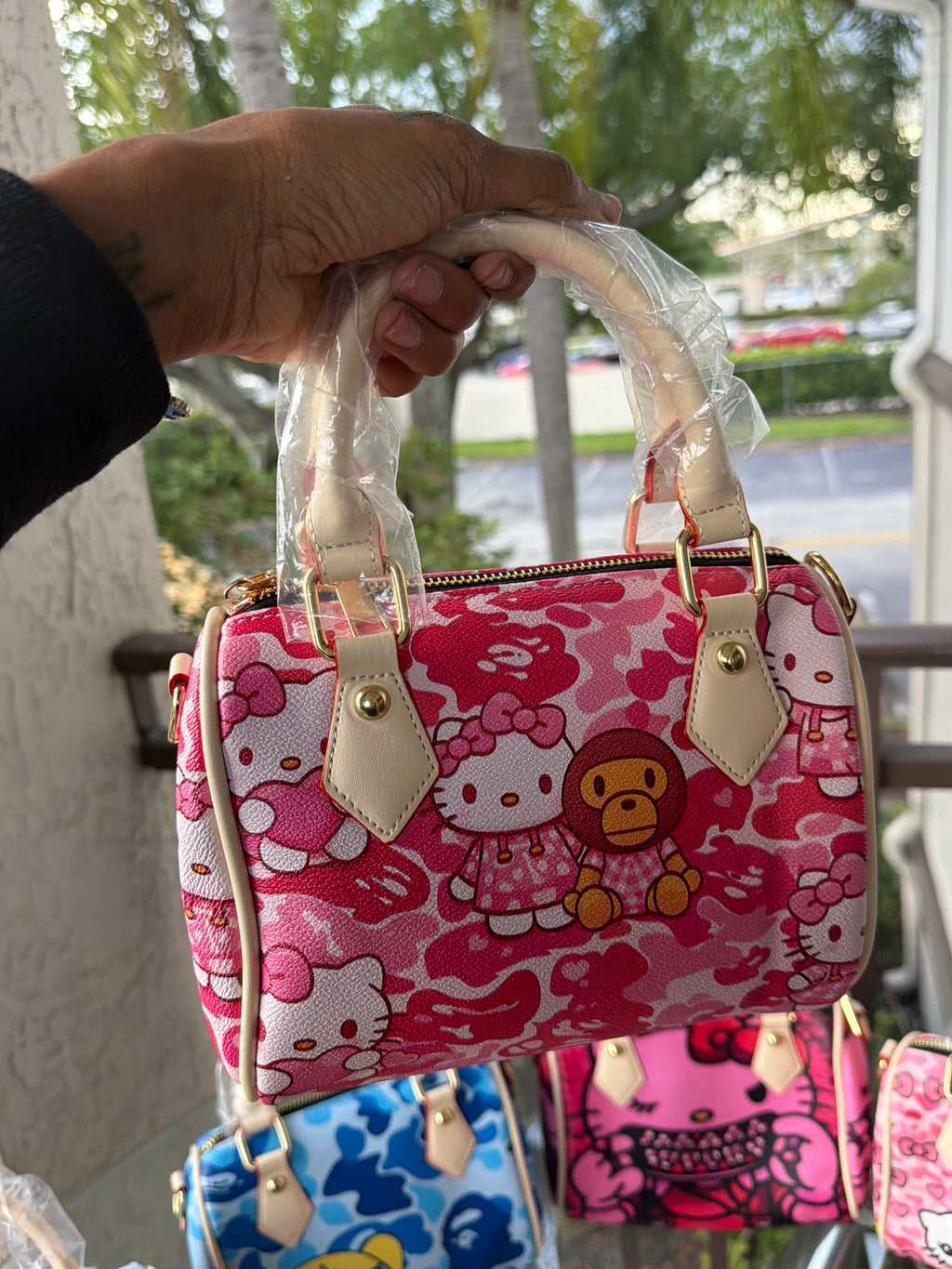 Small pillow bags ( comes with a strap )