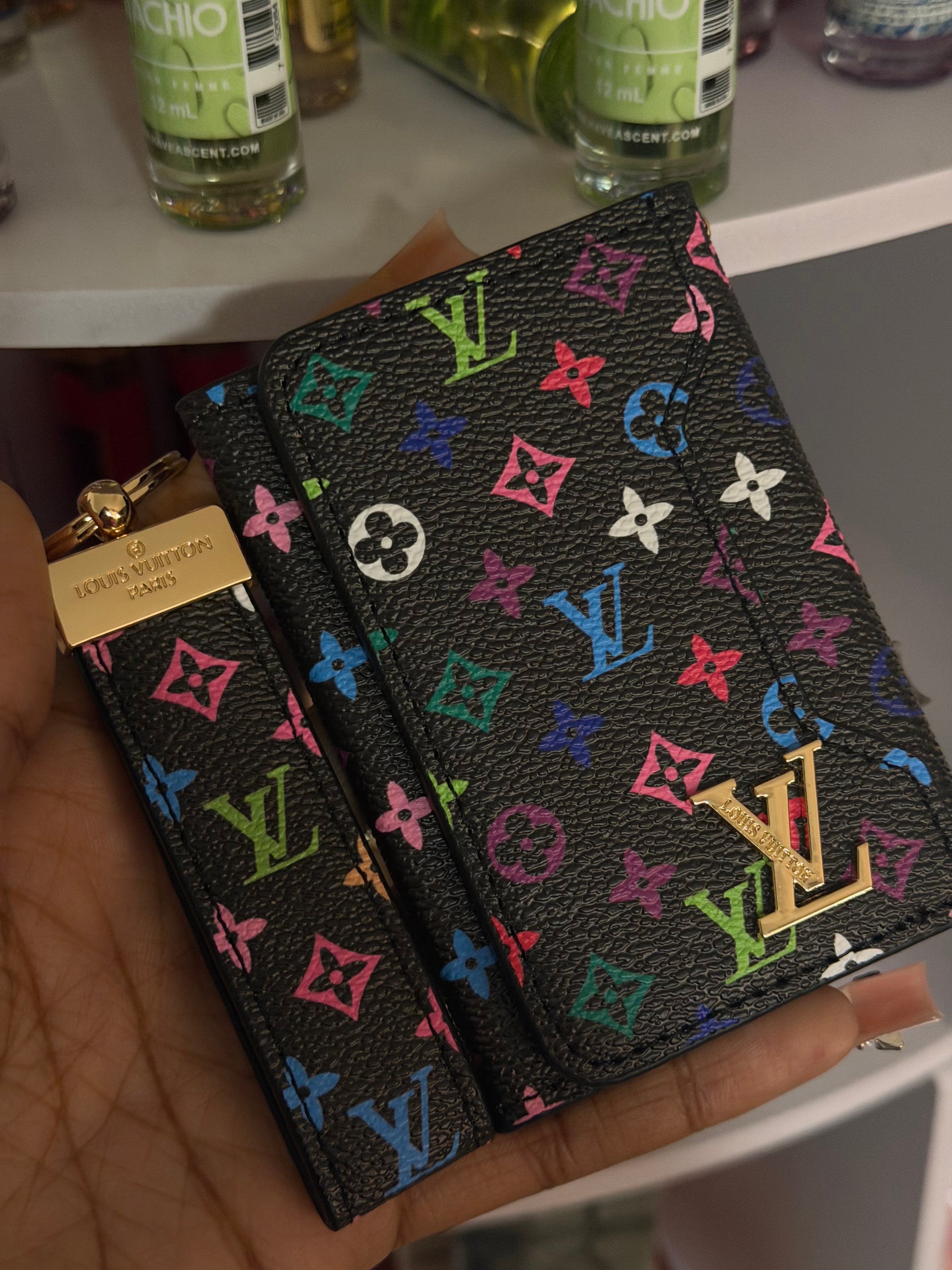 Lv cardholder & keychain