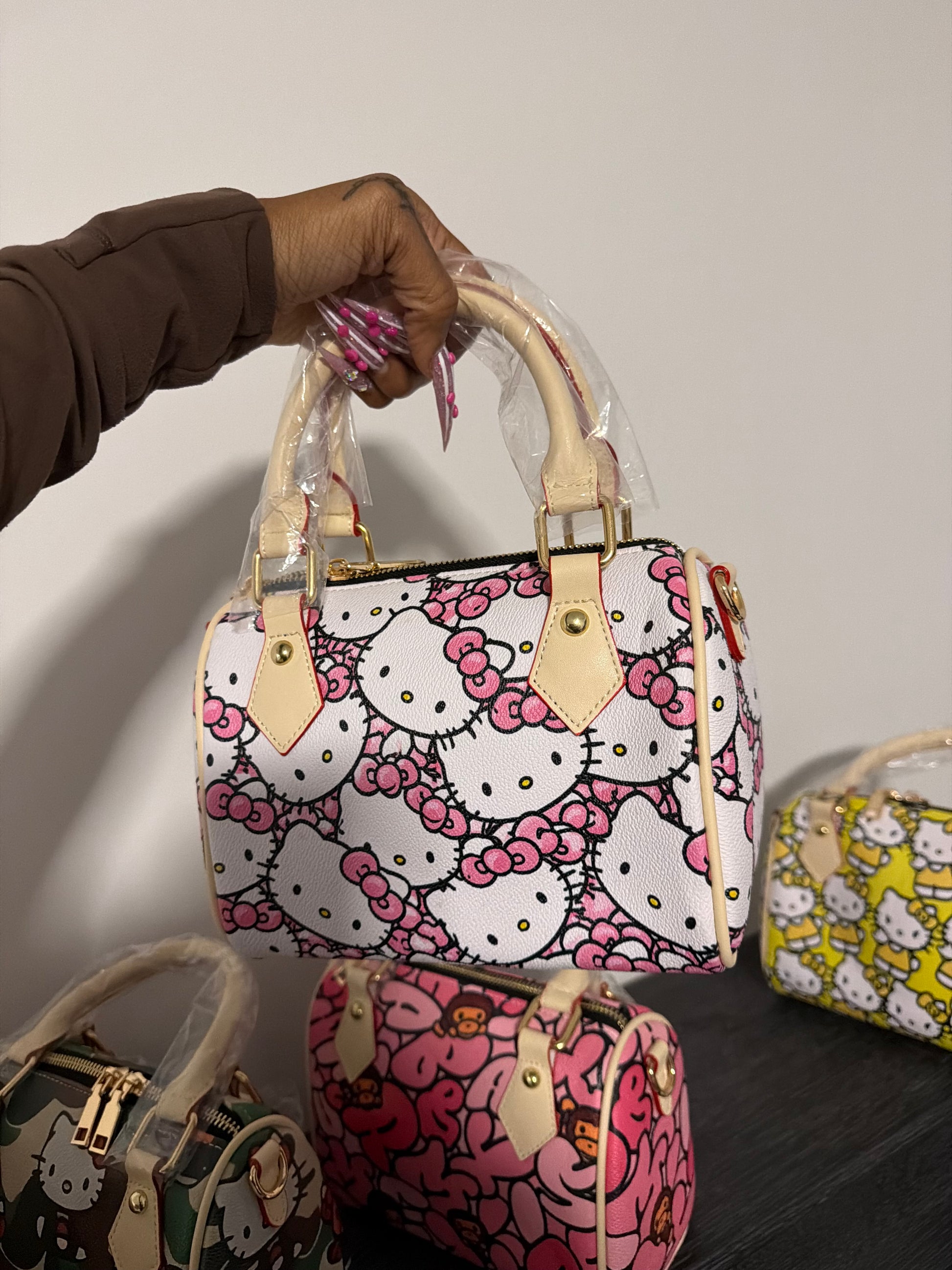 Small pillow bags ( comes with a strap )