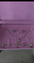 Diamond clover leaf set