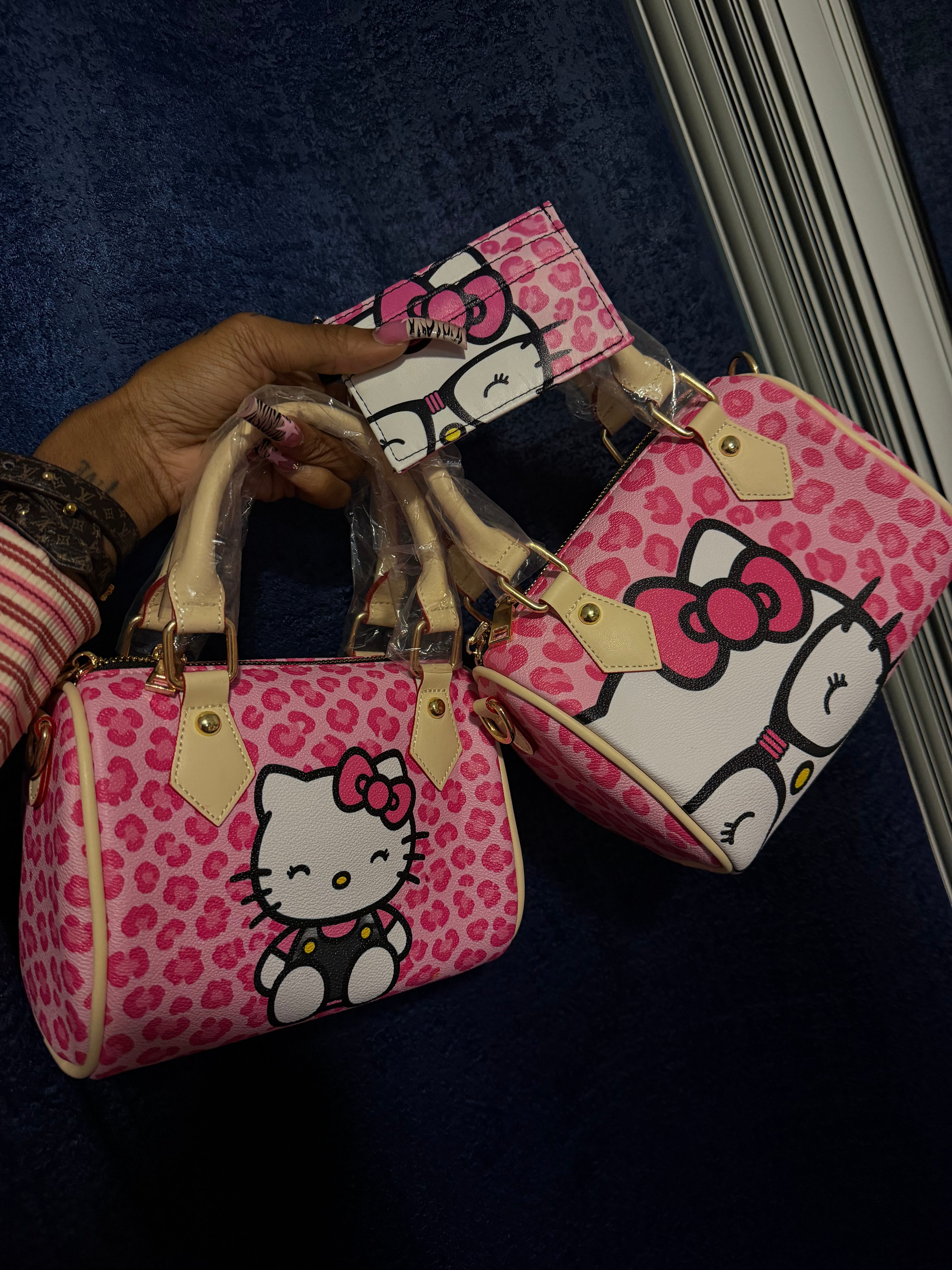 Small pillow bags ( comes with a strap )