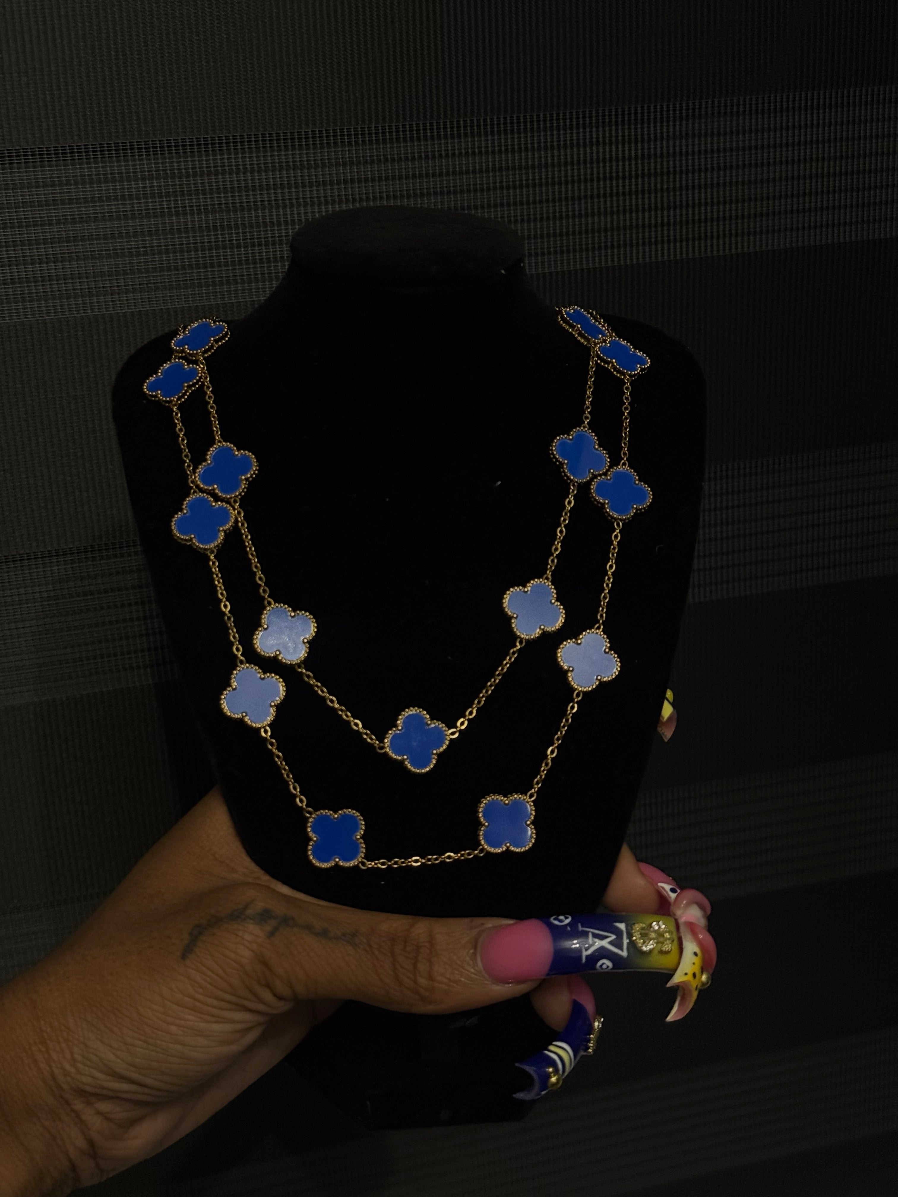 Dainty clover necklace ( 20 clover )