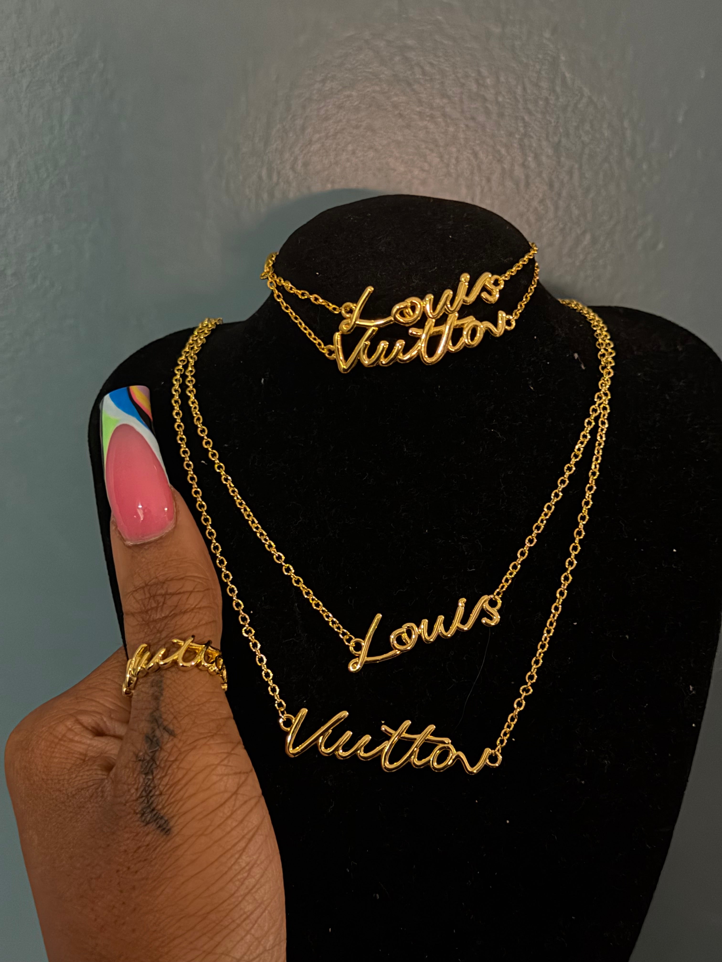 Louie set