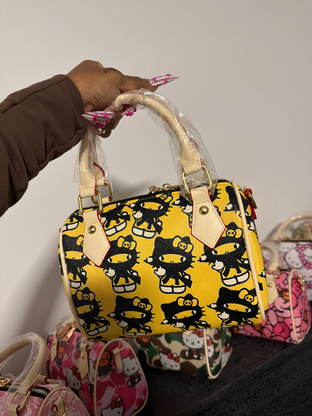 Small pillow bags ( comes with a strap )