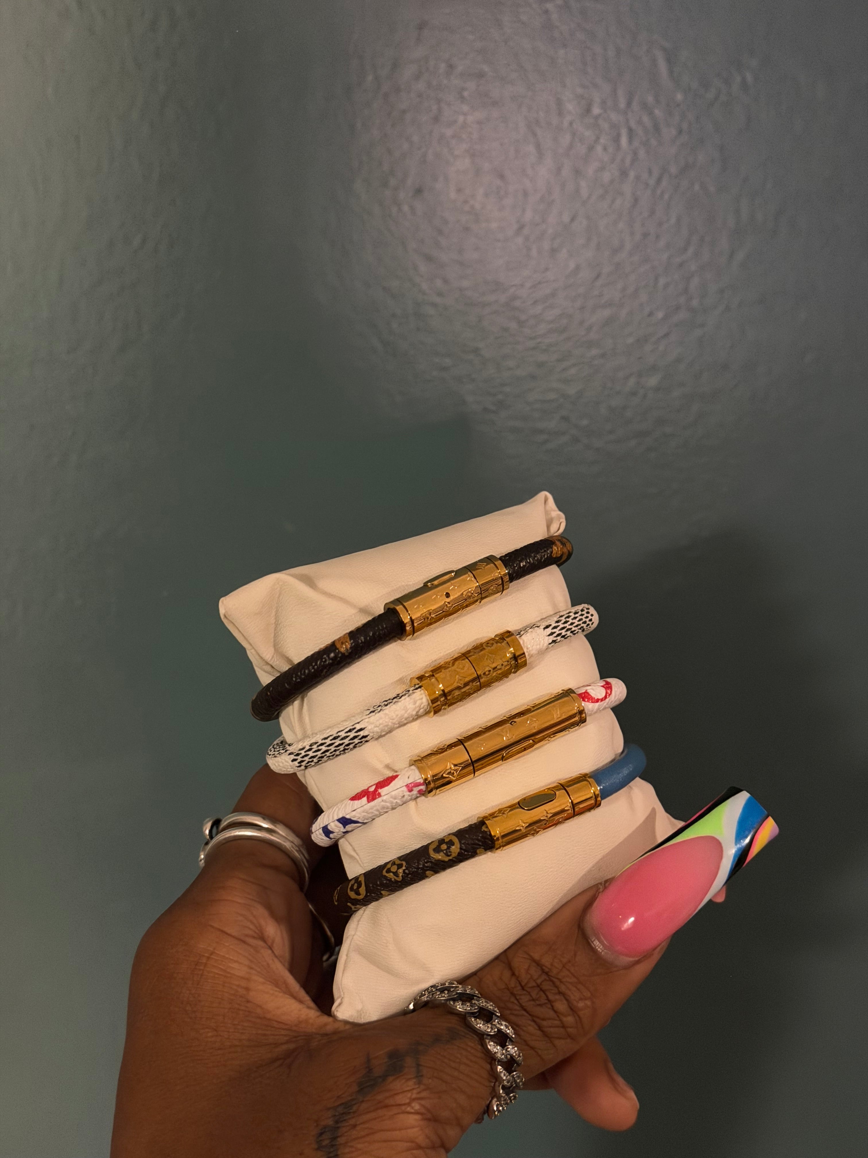 Lv straight bracelet