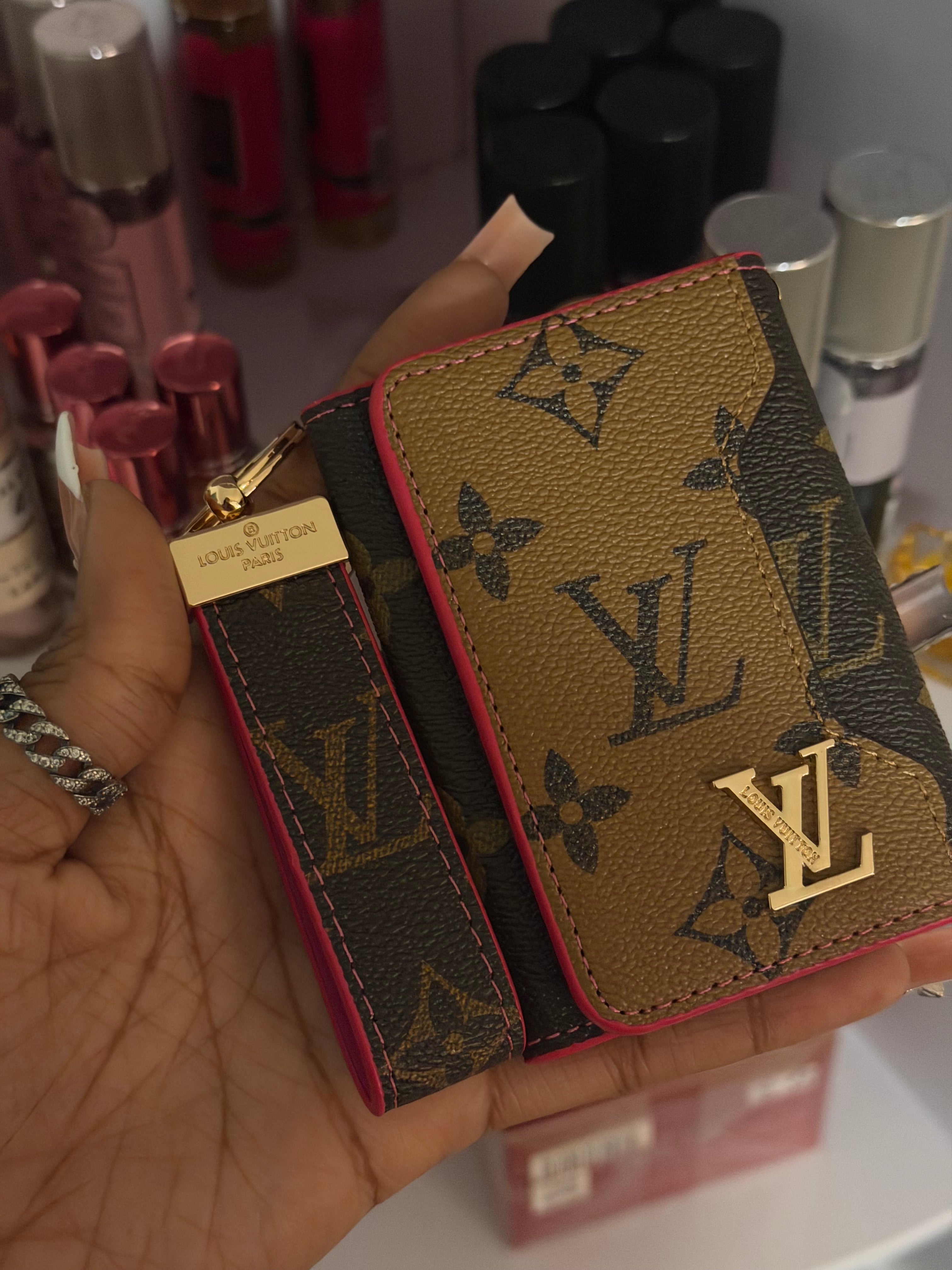 Lv cardholder & keychain