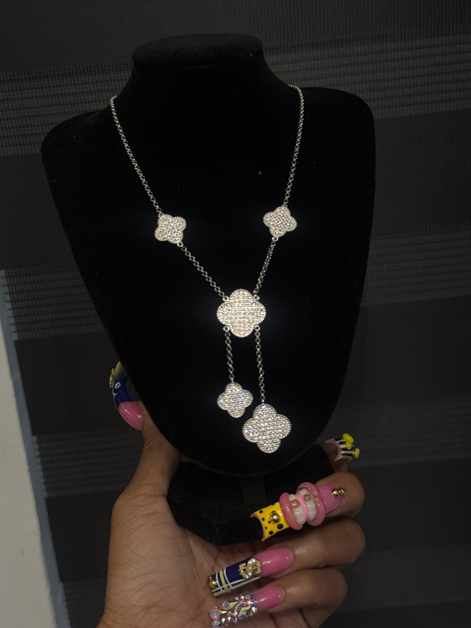 Silver diamond clover