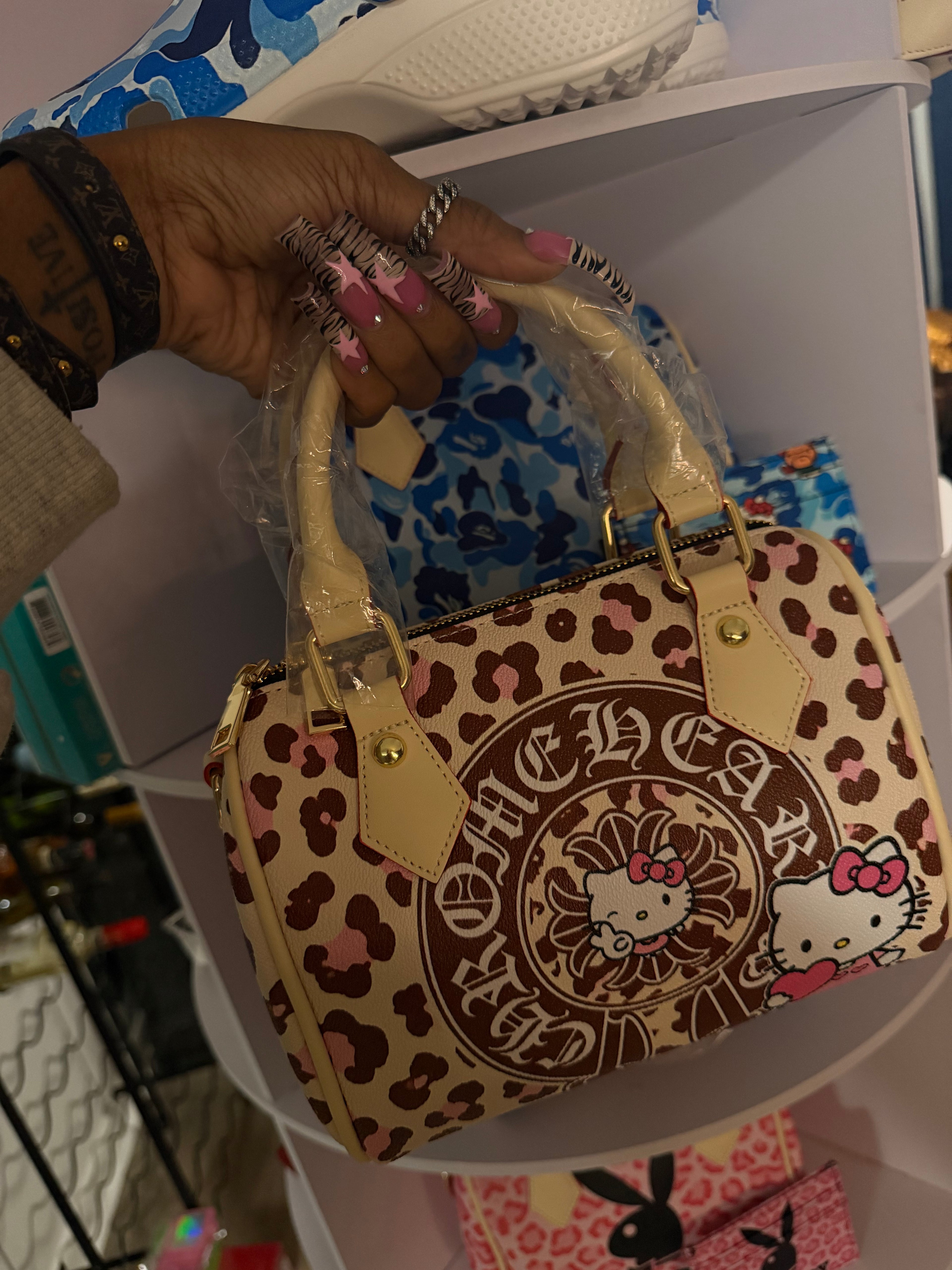 Small pillow bags ( comes with a strap )