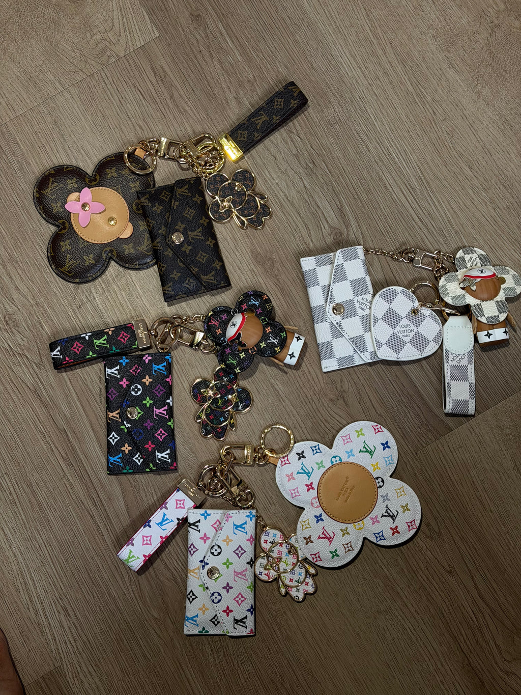 4 piece lv keychain