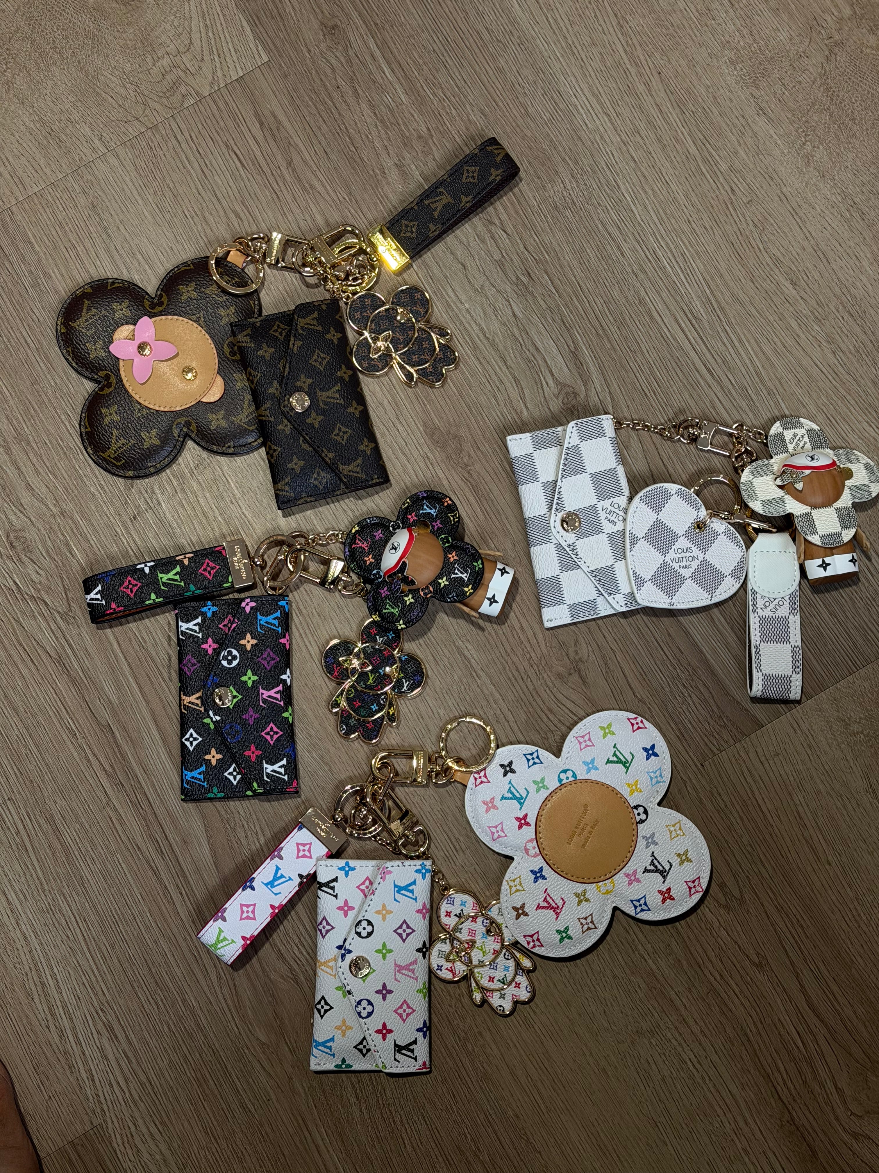 4 piece lv keychain