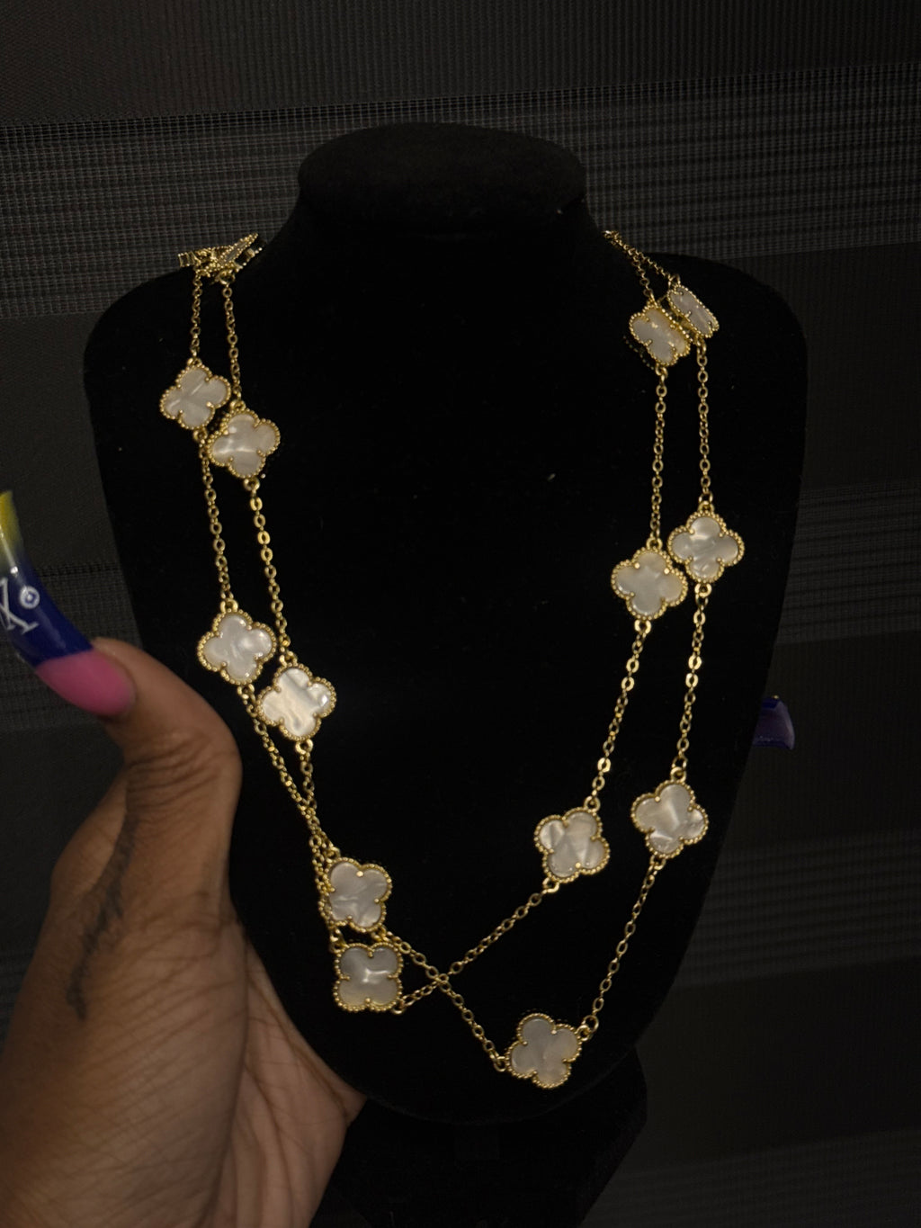 Dainty clover necklace ( 20 clover )