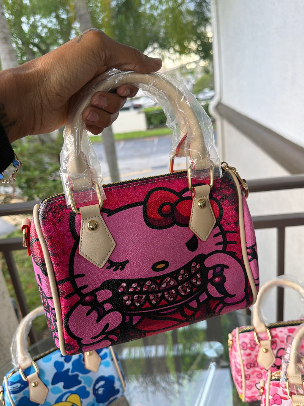 Small pillow bags ( comes with a strap )