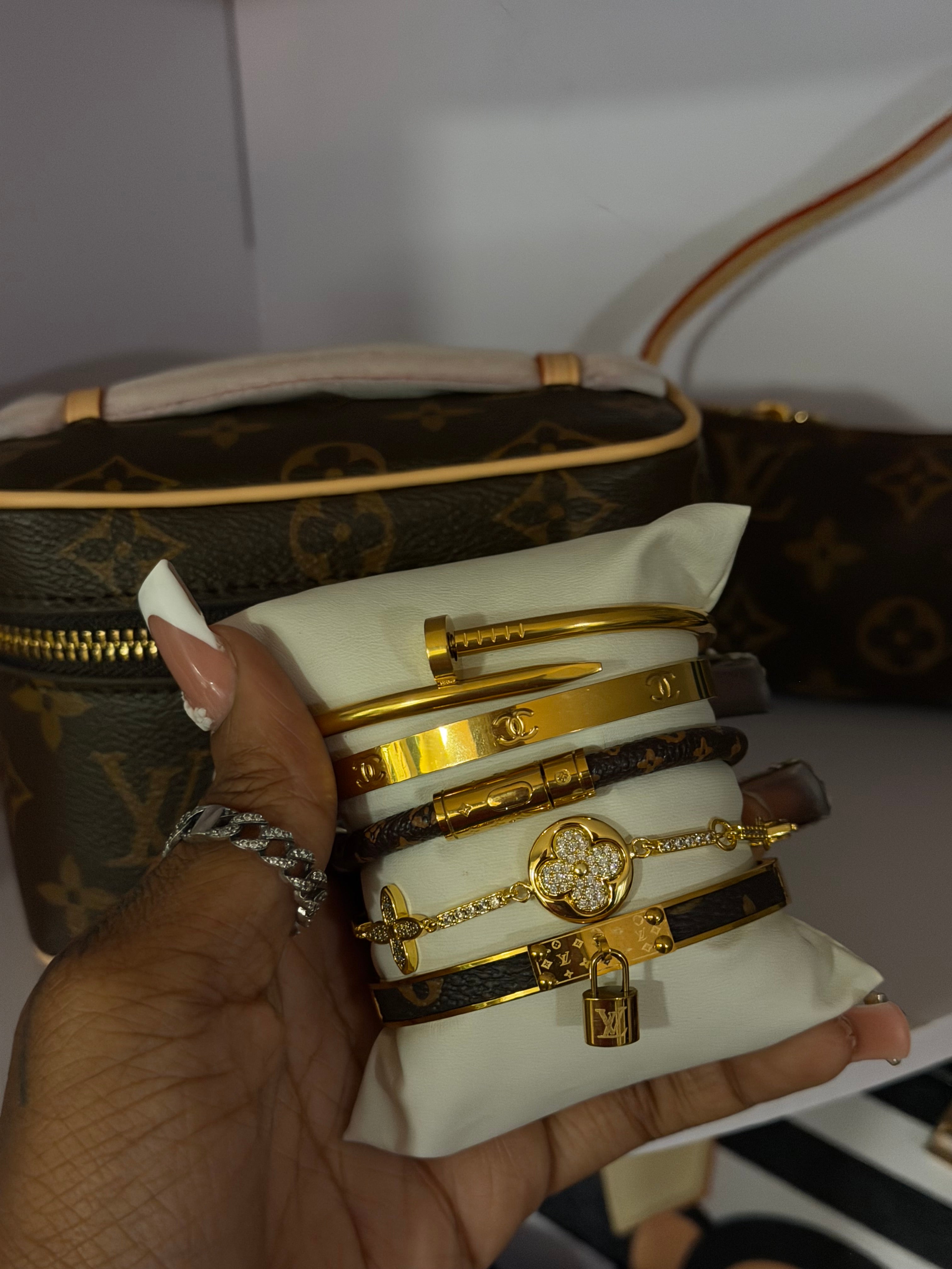 Brown designer set
