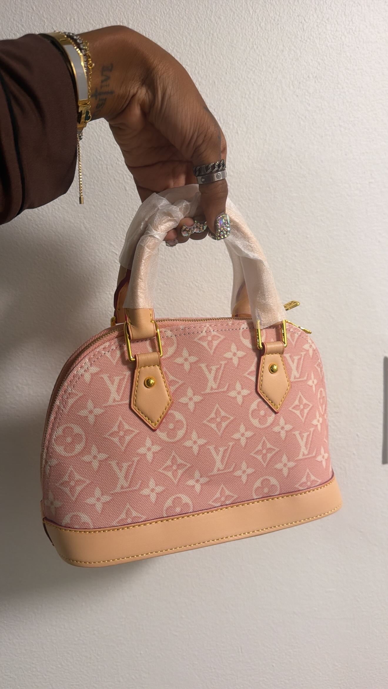 Lv Alma ( dust bag , locket and strap included)