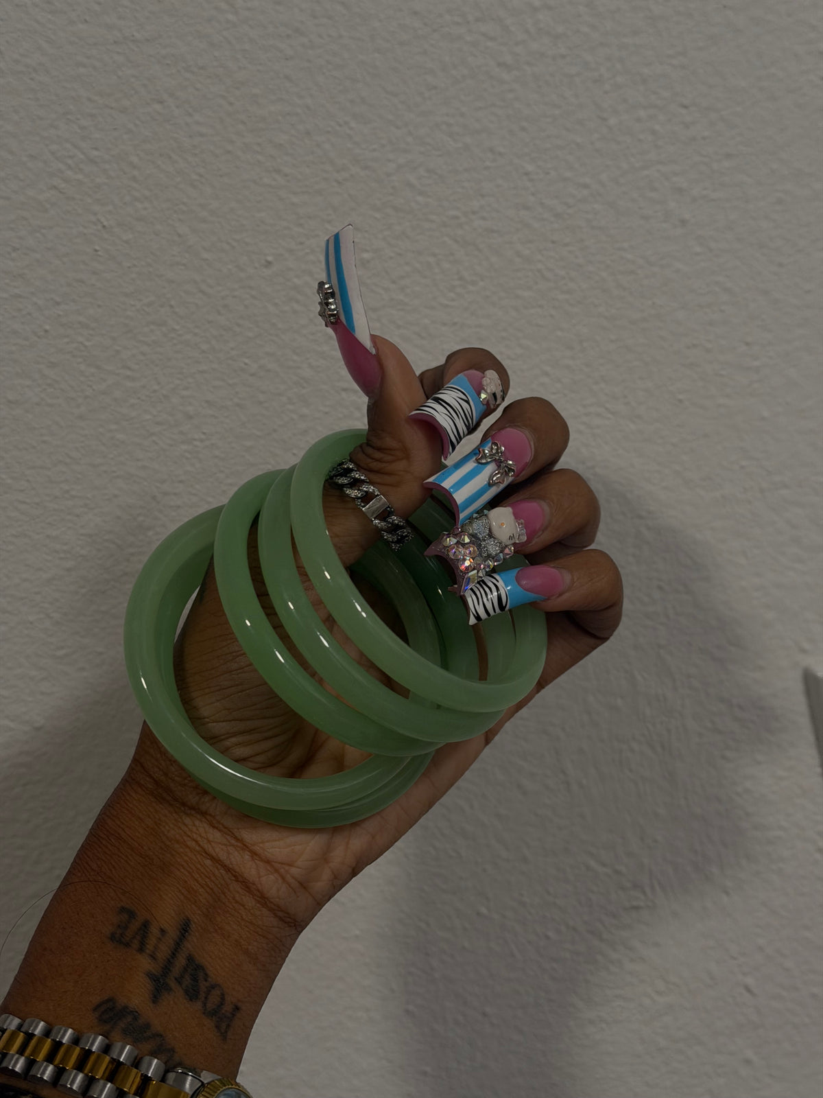 Jade bangle ( one by itself )