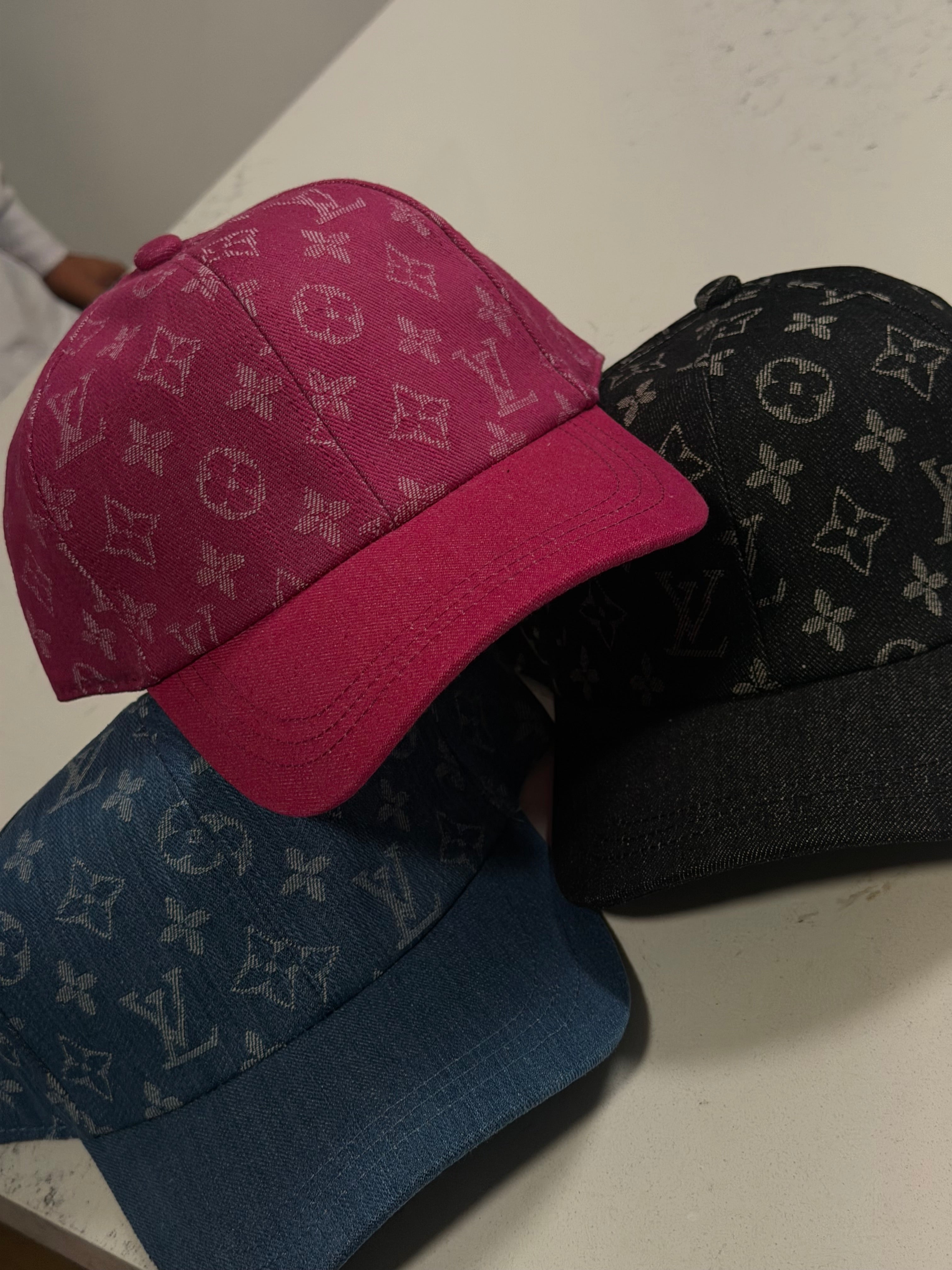 Lv hat