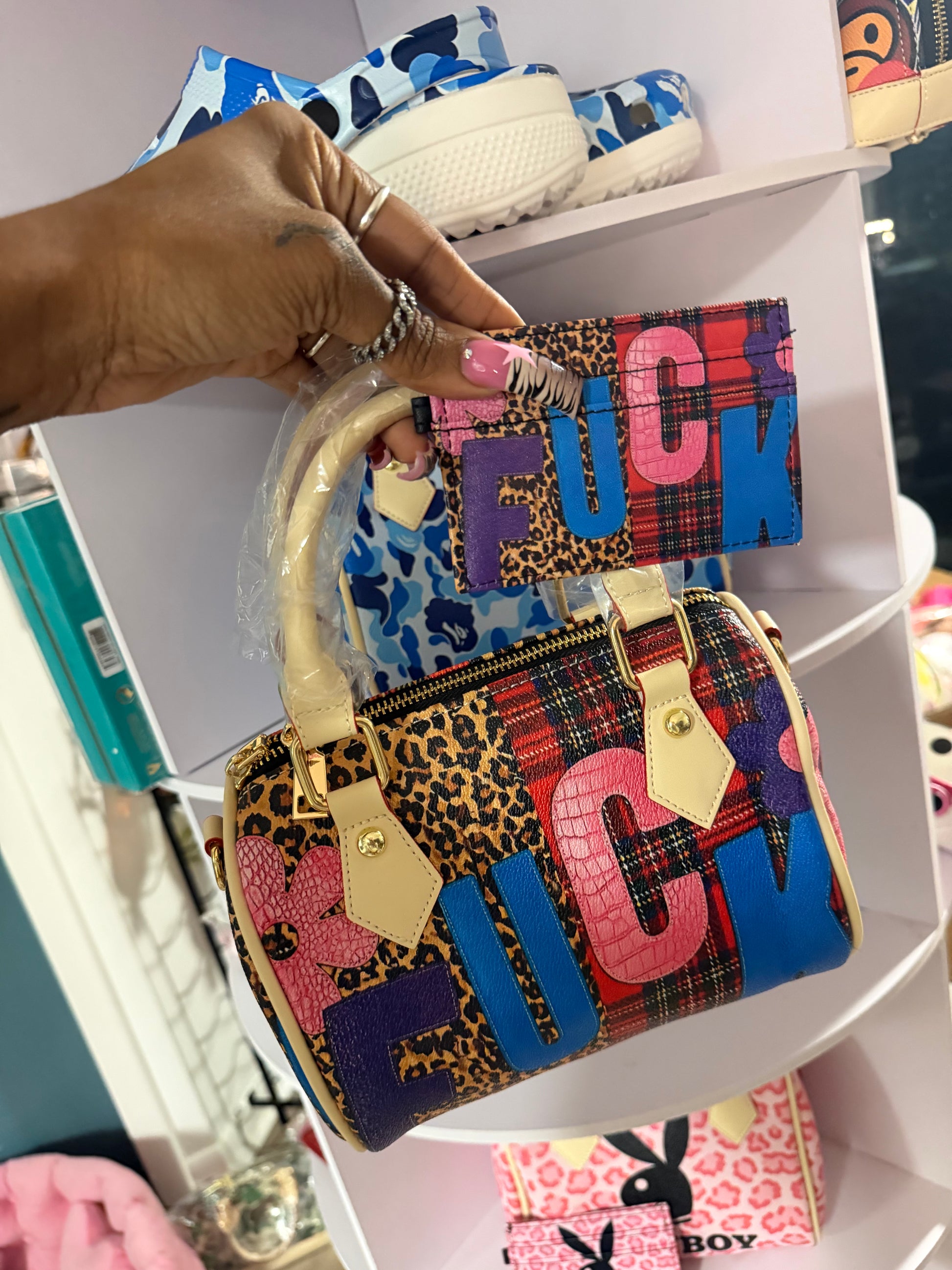Small pillow bags ( comes with a strap )