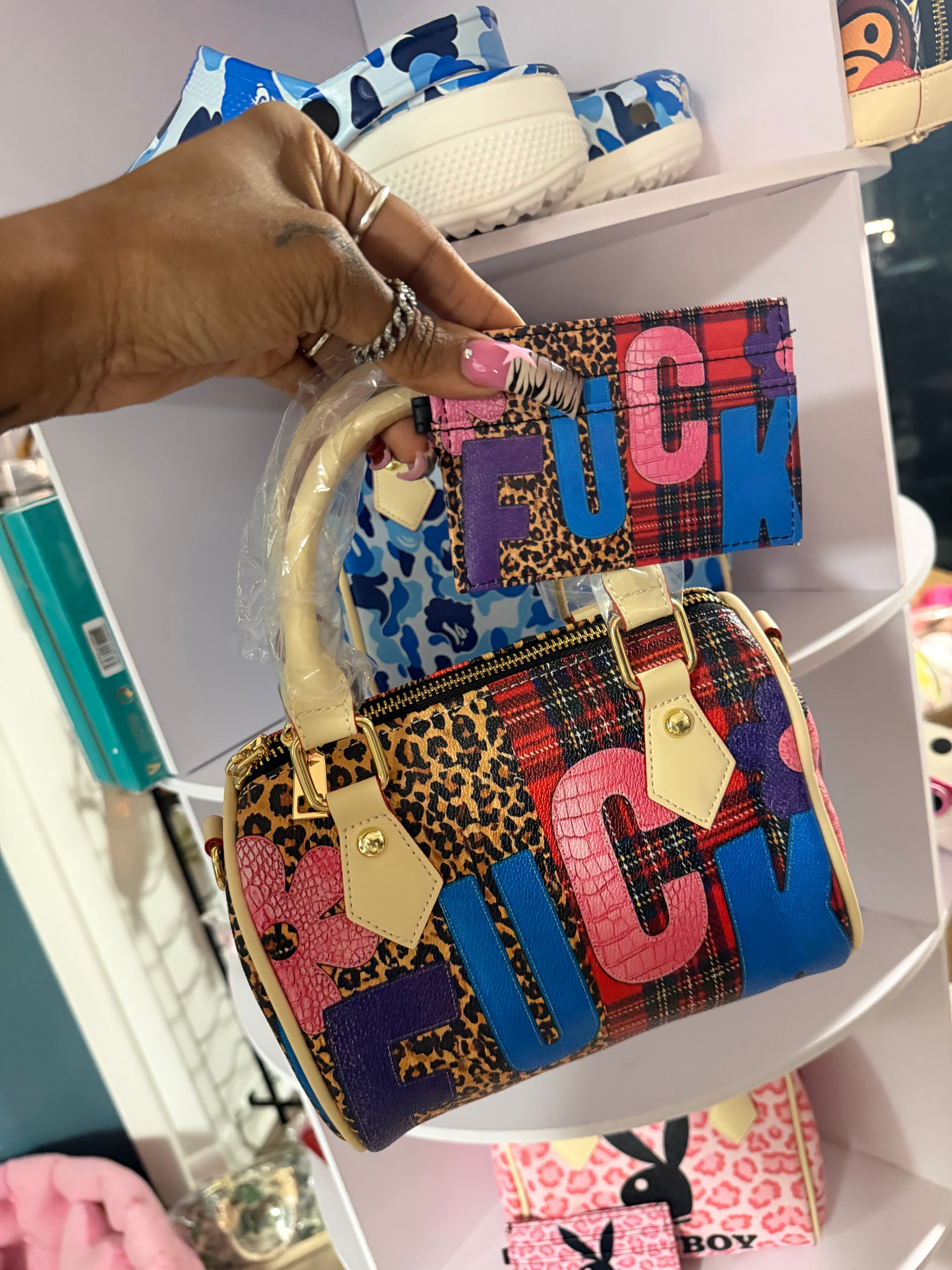 Small pillow bags ( comes with a strap )