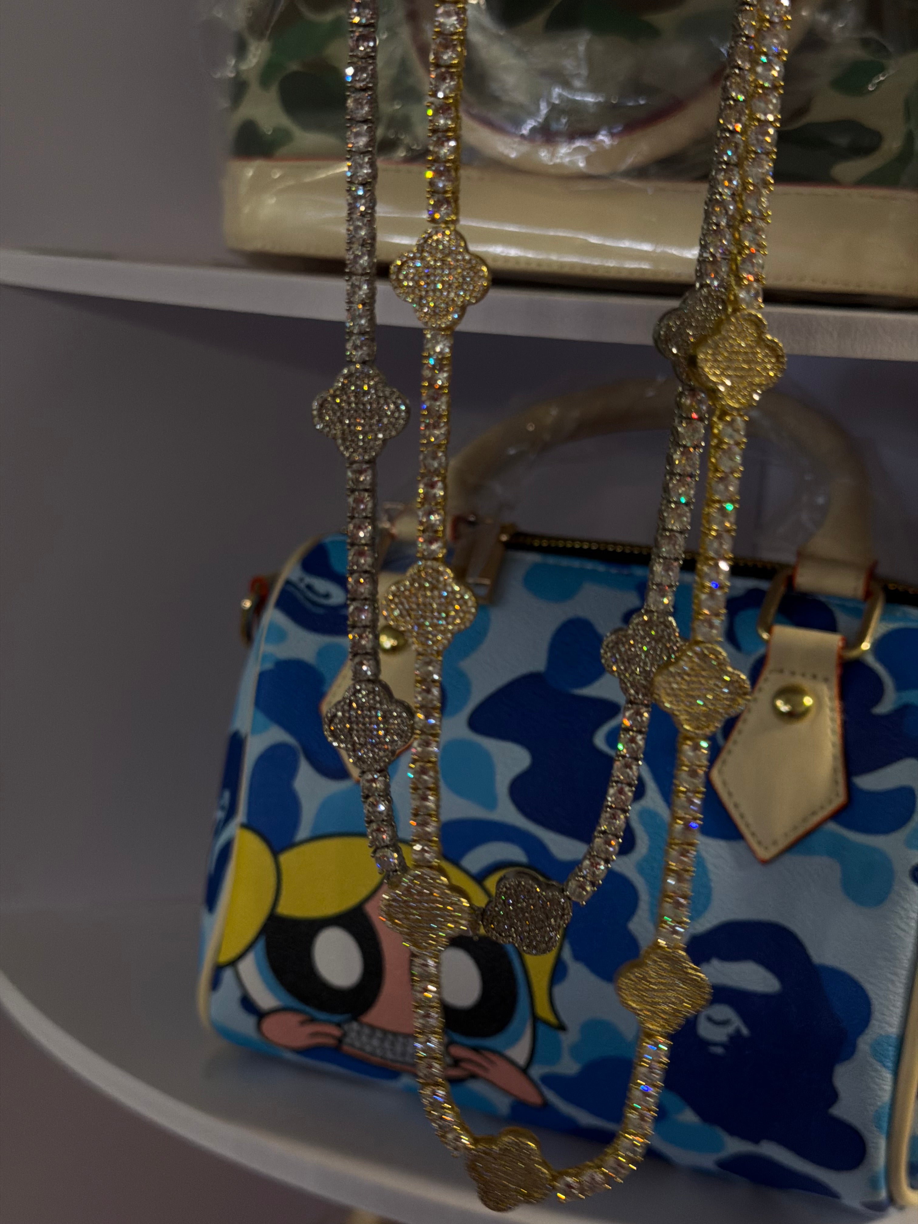 Diamond clover tennis necklace