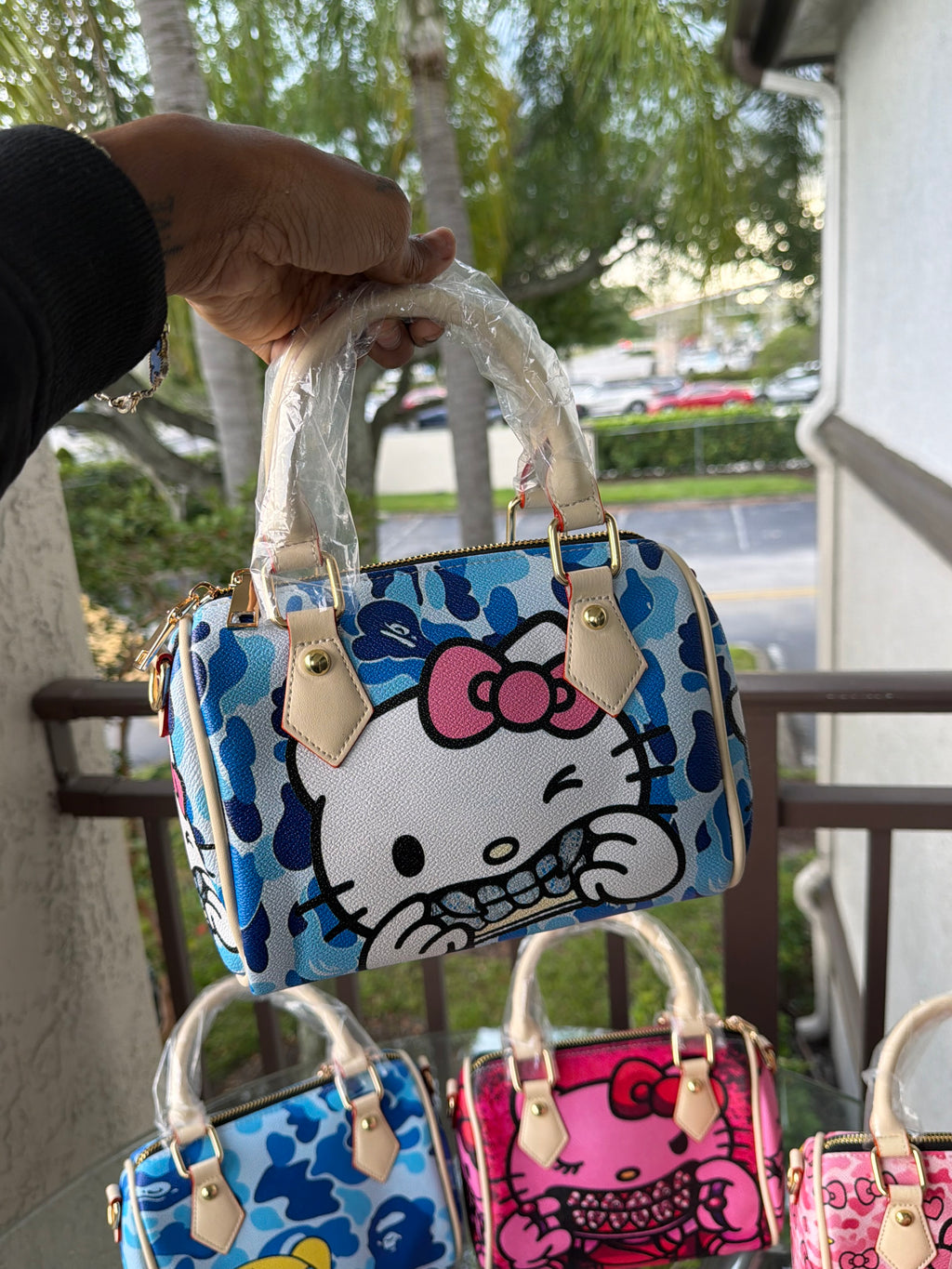 Small pillow bags ( comes with a strap )