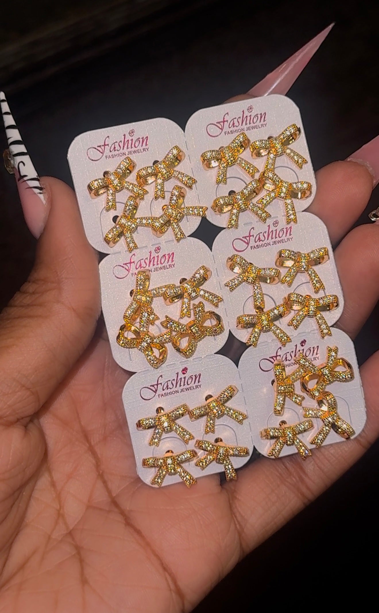 Bow stud earrings
