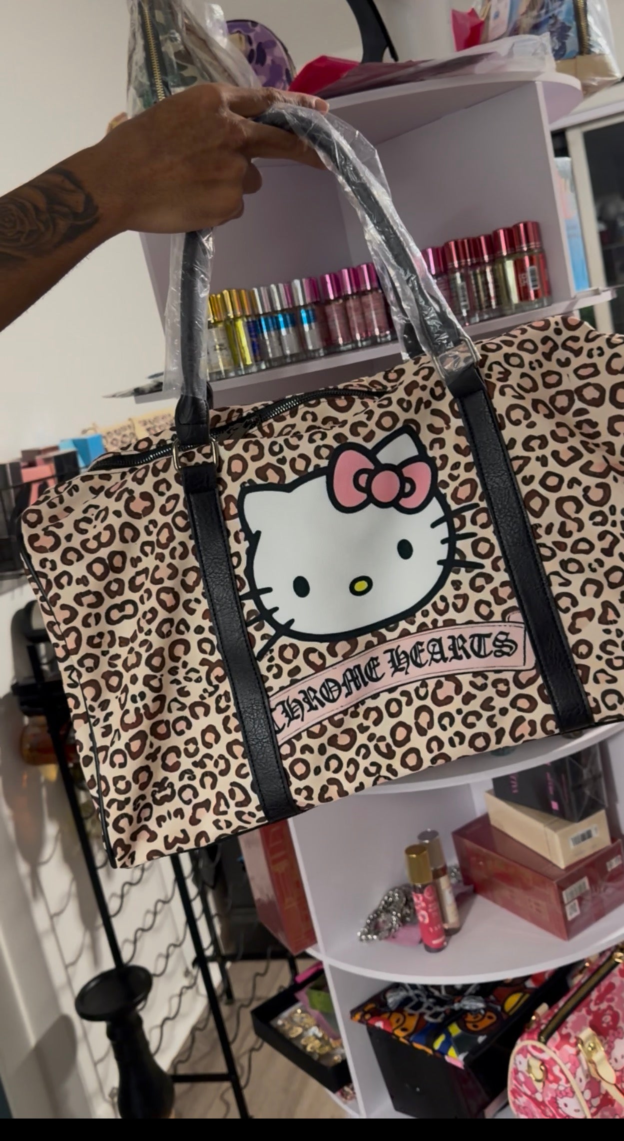 Duffle bags ( only duffle bag )
