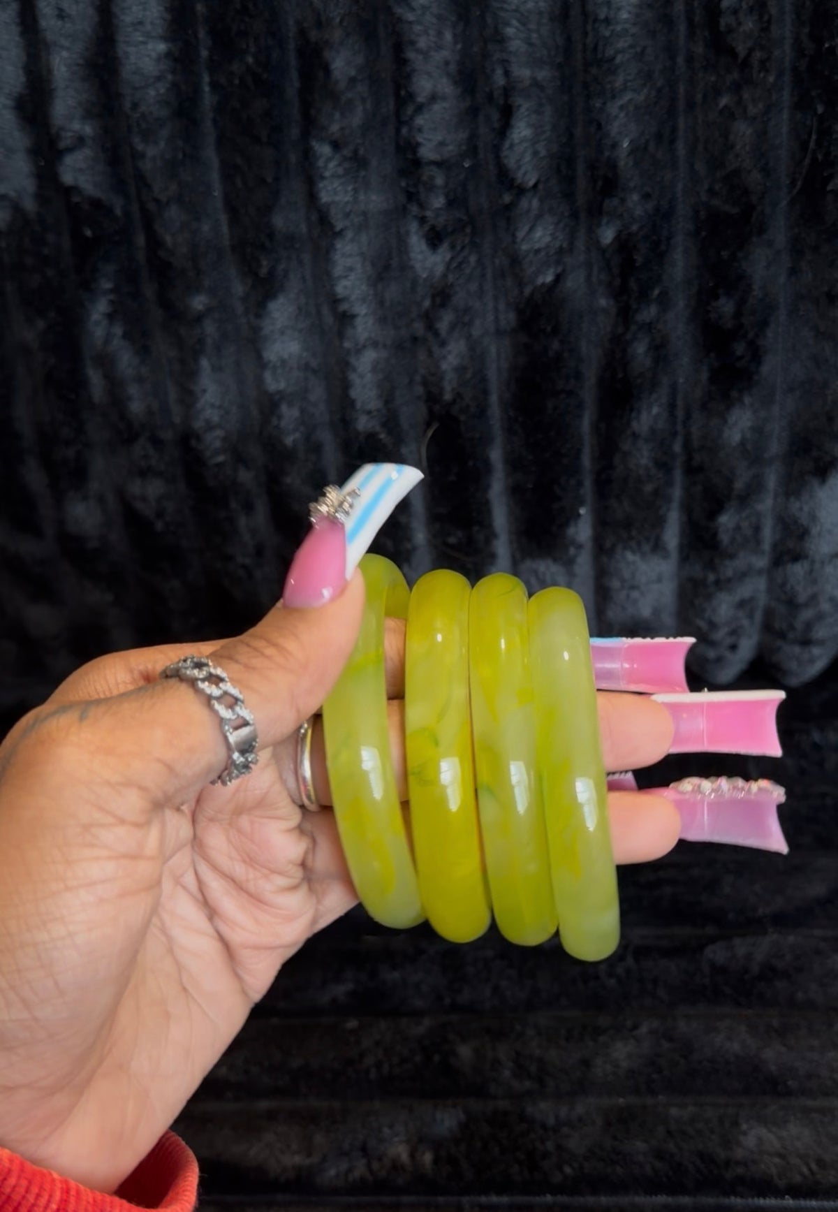 Jade bangle ( one by itself )