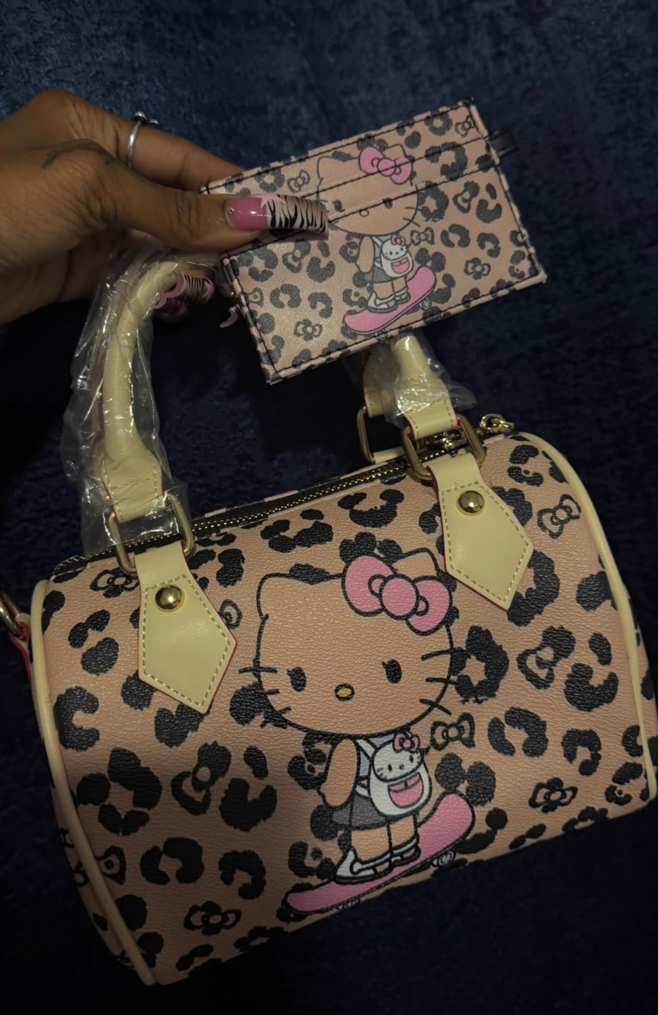 Small pillow bags ( comes with a strap )