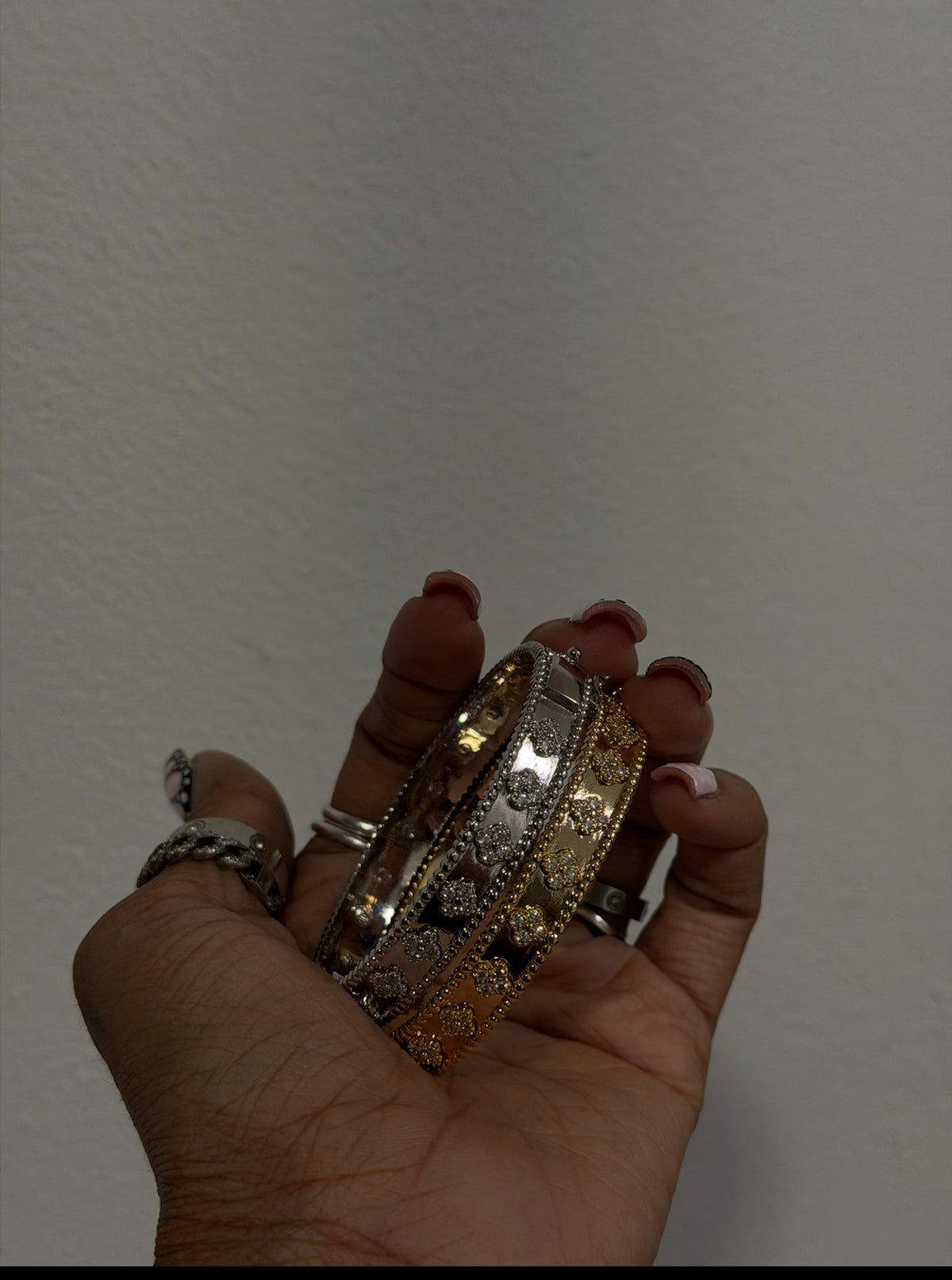 Diamond clover bangle