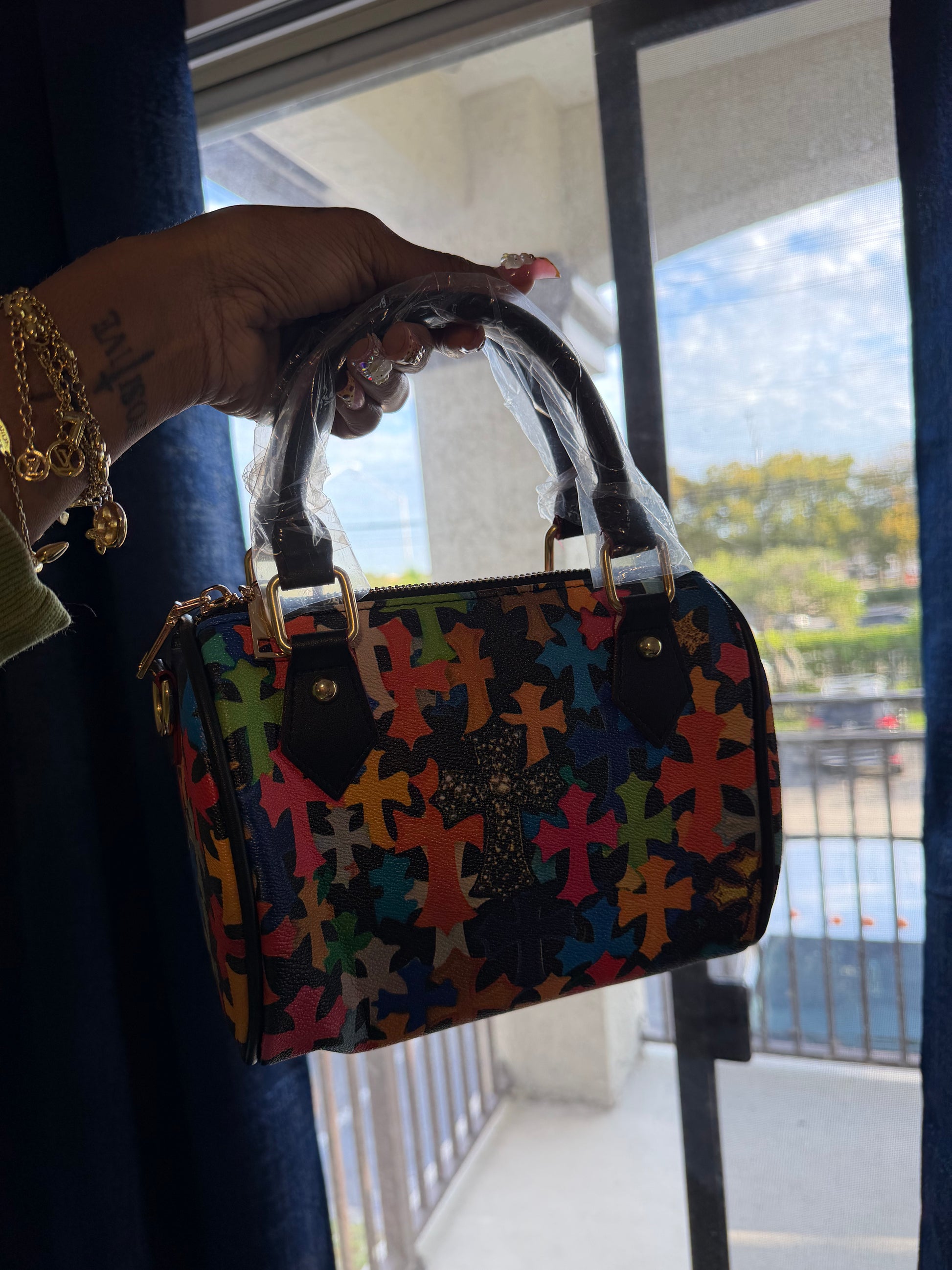 Small pillow bags ( comes with a strap )