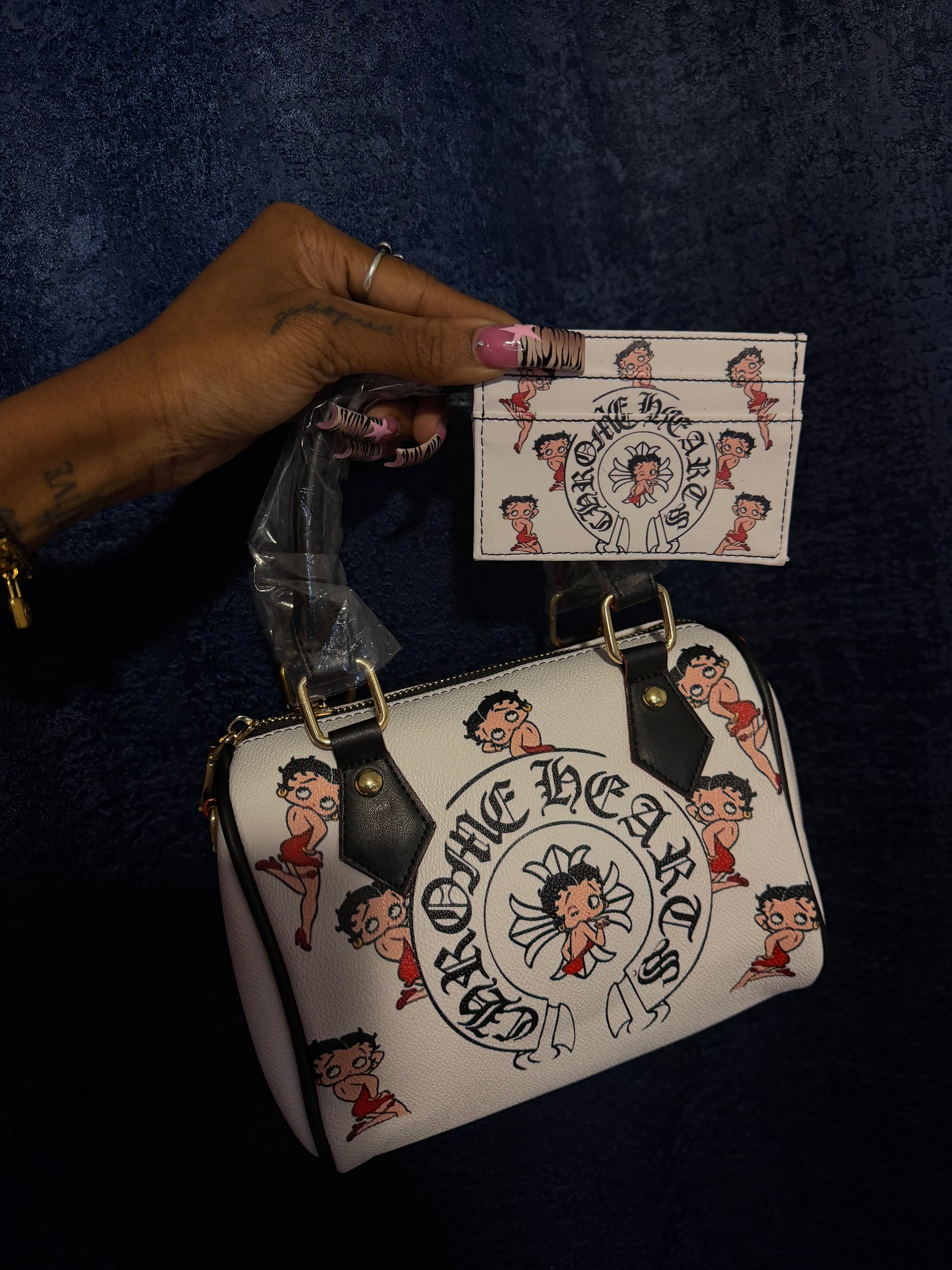 Small pillow bags ( comes with a strap )