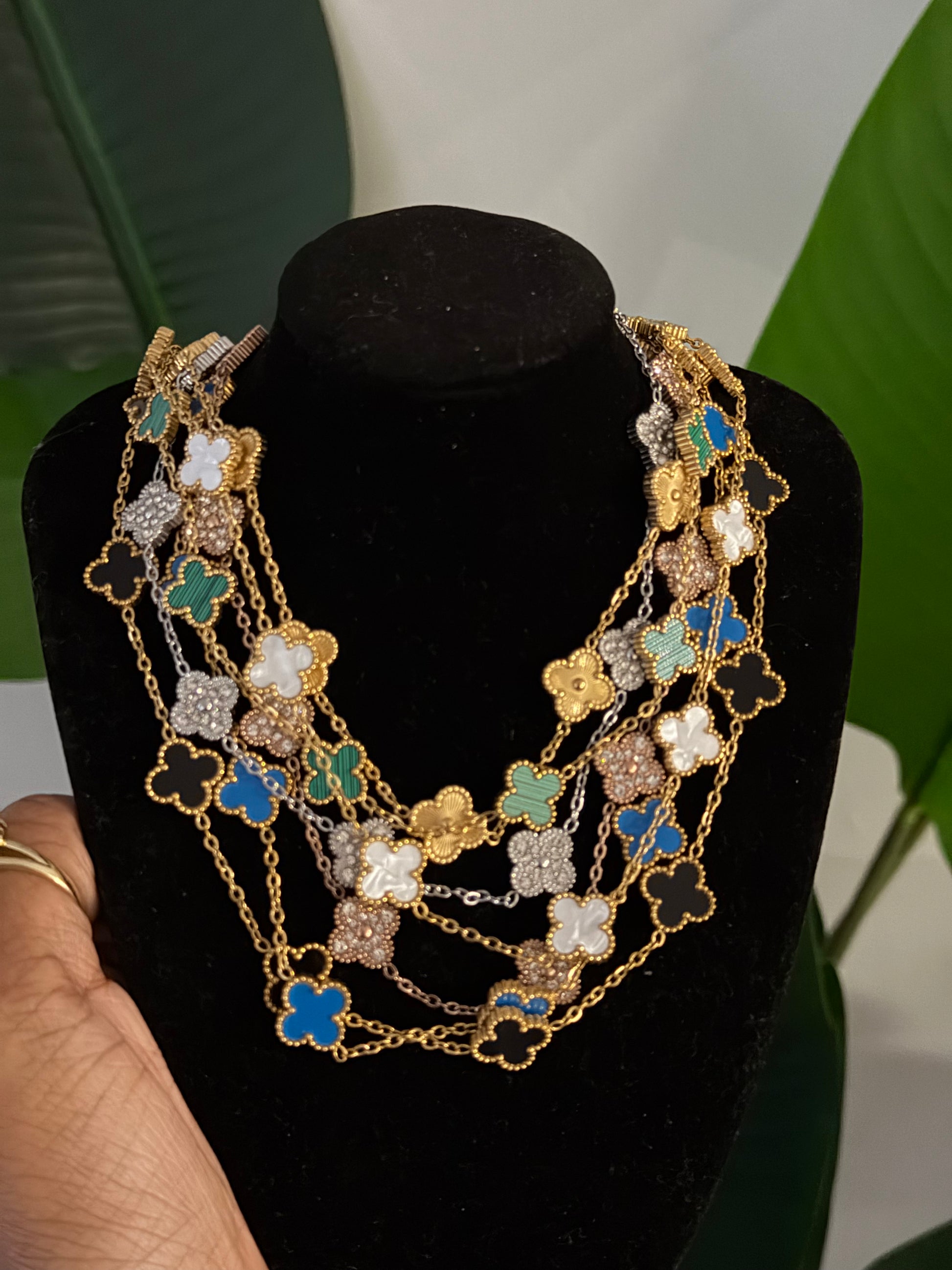 Deluxe clover necklace