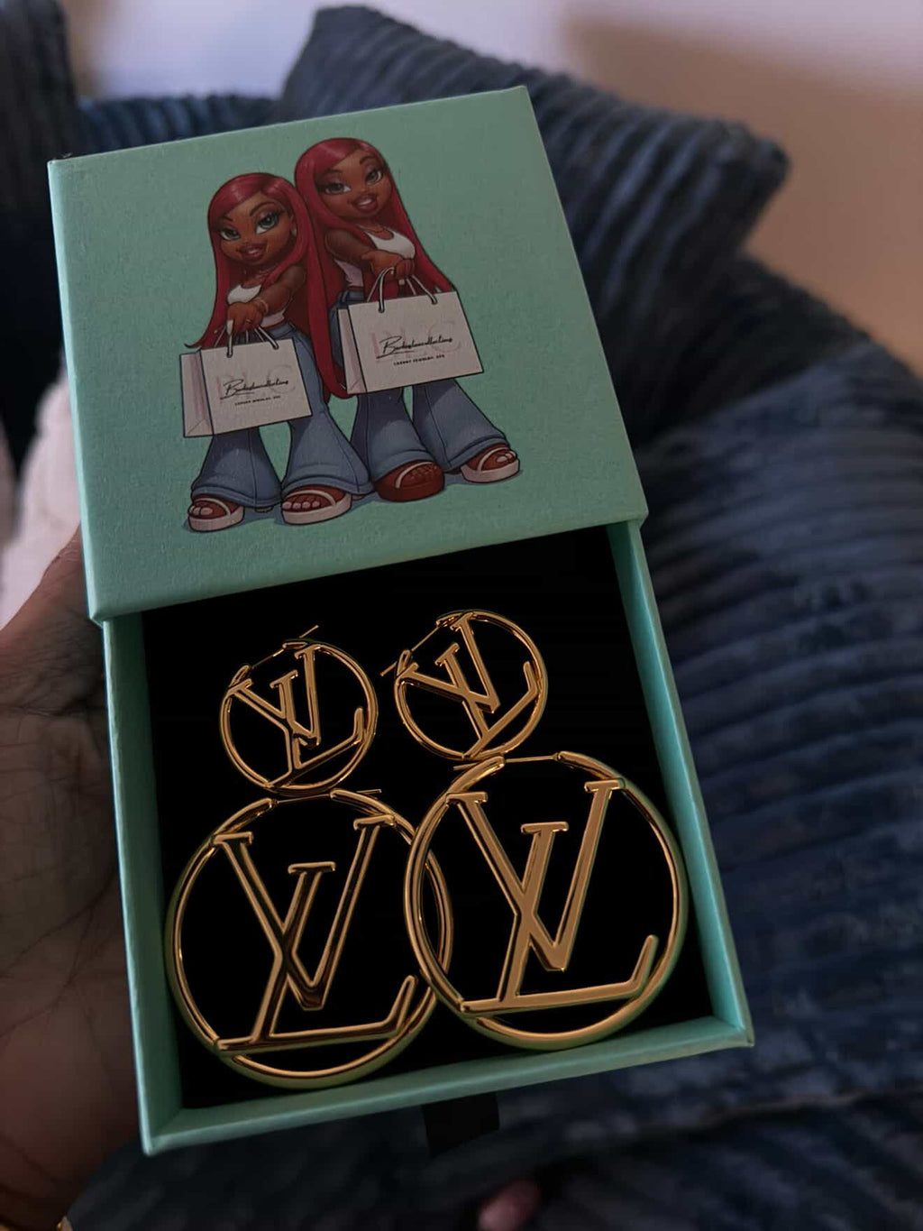 LV hoops