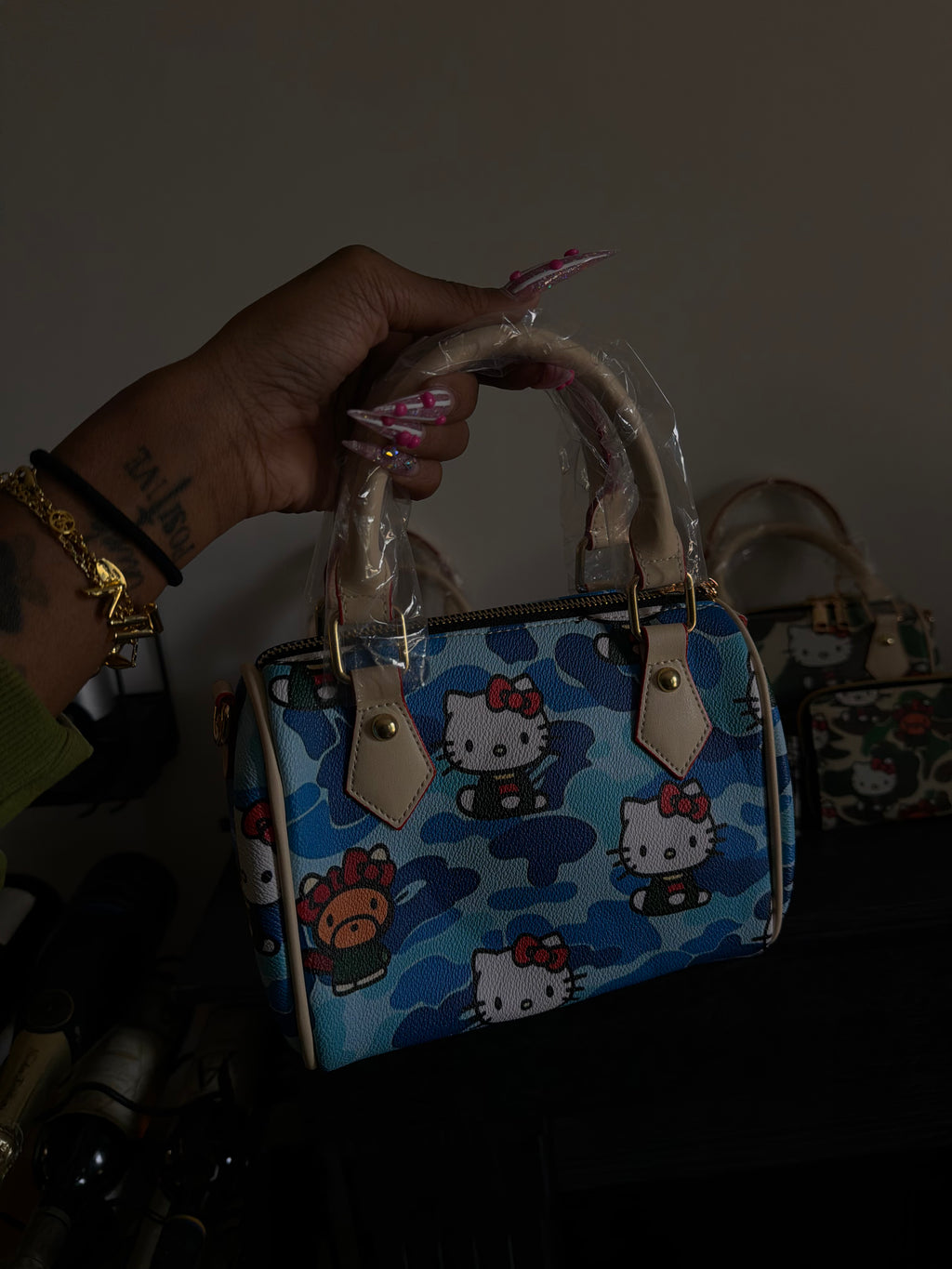 Small pillow bags ( comes with a strap )