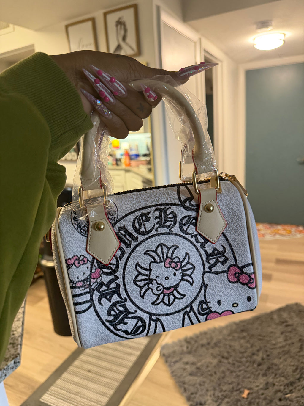 Small pillow bags ( comes with a strap )